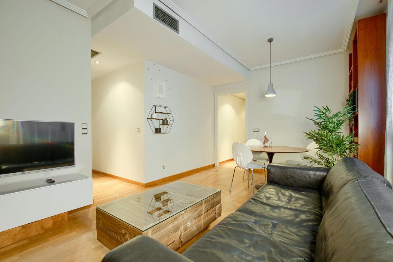 Apartamento En Chamberi Con Piscina - Lovely Apartment In The City Center With Swimming Pool Madrid Exterior photo